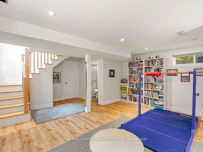 23 Newton St — Photo 39