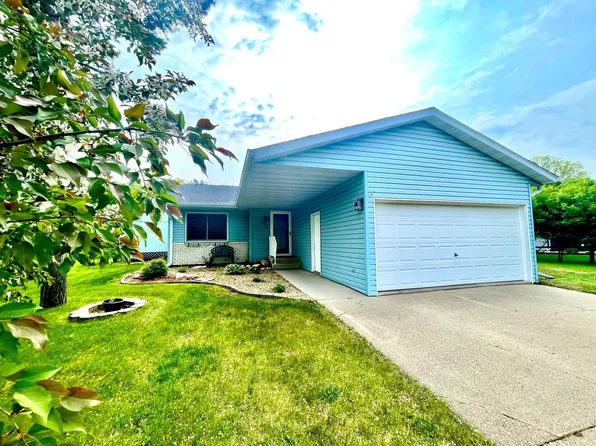 605 10th St SW, Little Falls, MN 56345