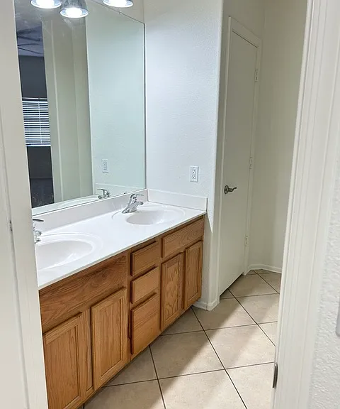 primary bath and linen