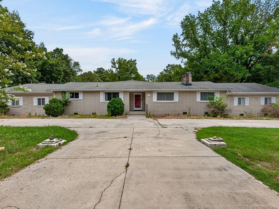 1st image of 2903 Neville Rd