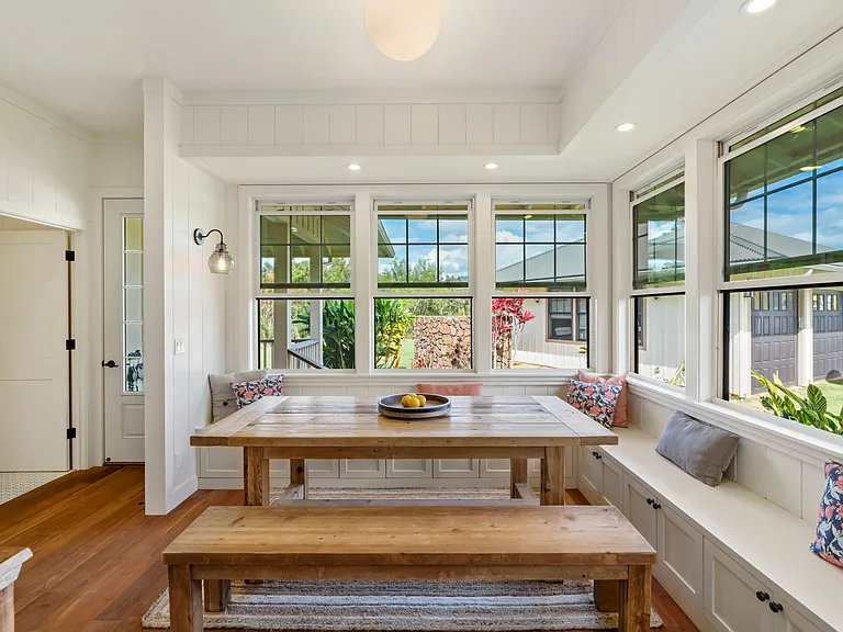 Cozy dining Nook