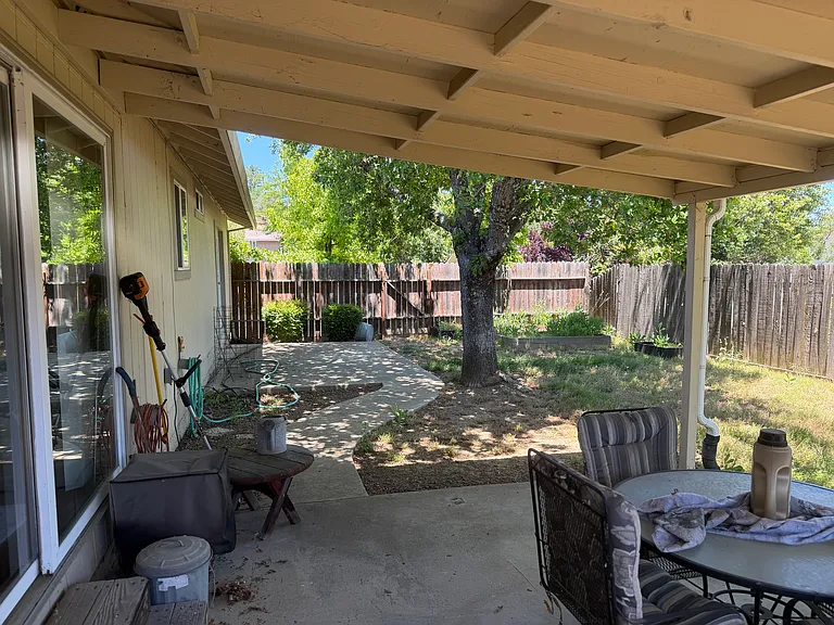 1534 Palm Dr — Photo 4