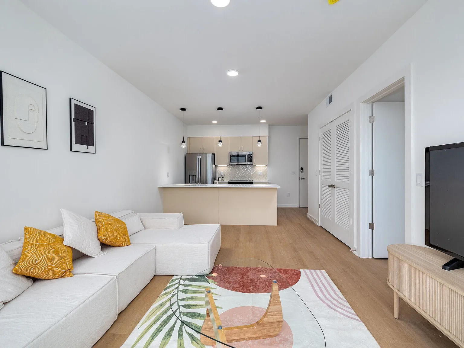 1833 N Hope St — Photo 4
