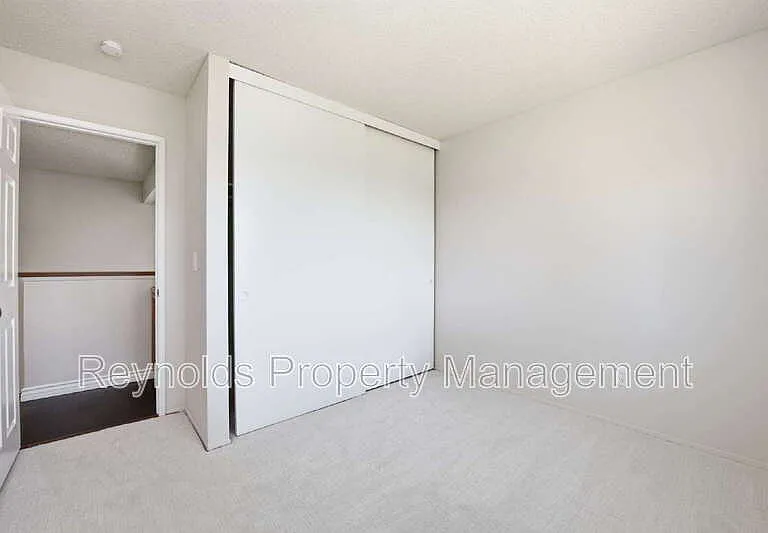 9462 Pipilo St — Photo 16