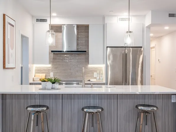 12-14 Edwin St #B, Brookline, MA 02445