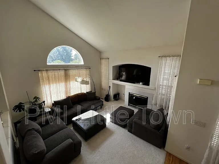 5183 Creek Way — Photo 6