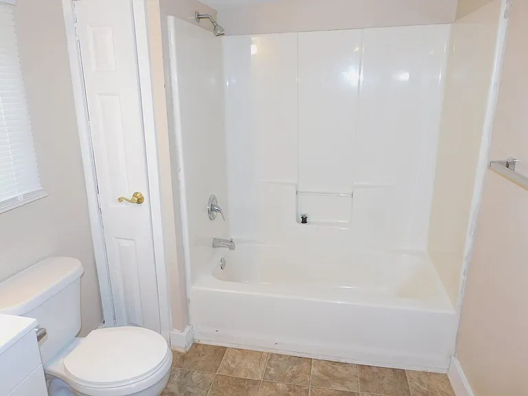 618 Glencoe St — Photo 15