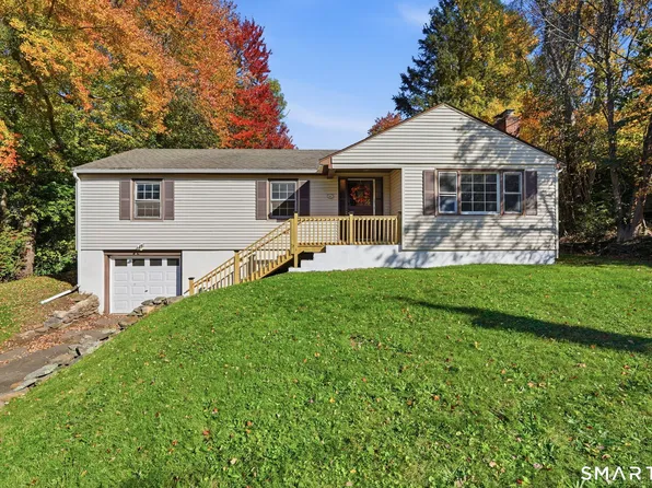 61 Arnott Road, Manchester, CT 06040