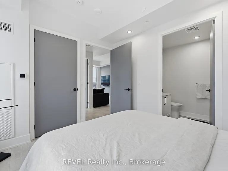2450 Old Bronte Rd #405 — Photo 23