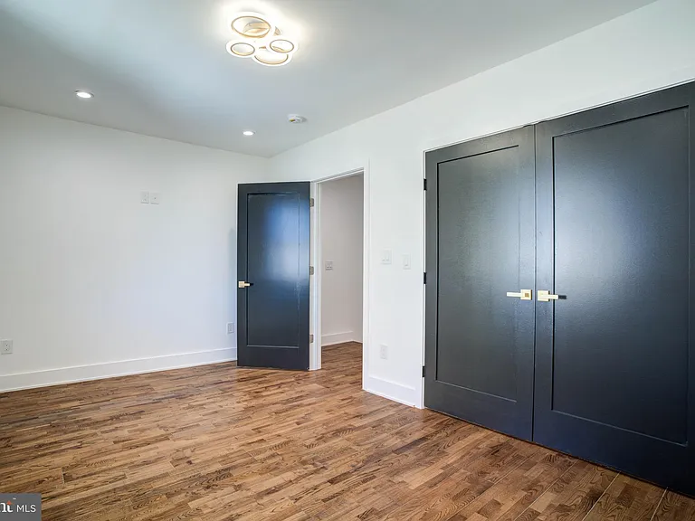 3038 Salmon St — Photo 14