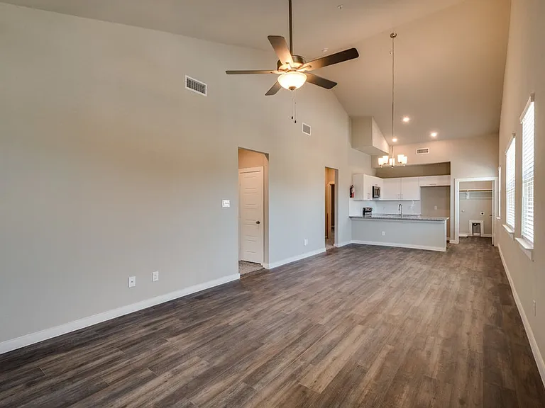 750 Fallow Dr — Photo 3