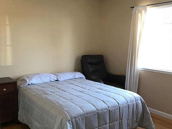 4th image of 1310 Cedar Ct