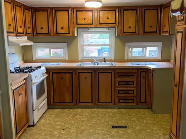1302 Gibson Rd Trailer 152, Bensalem, PA 19020