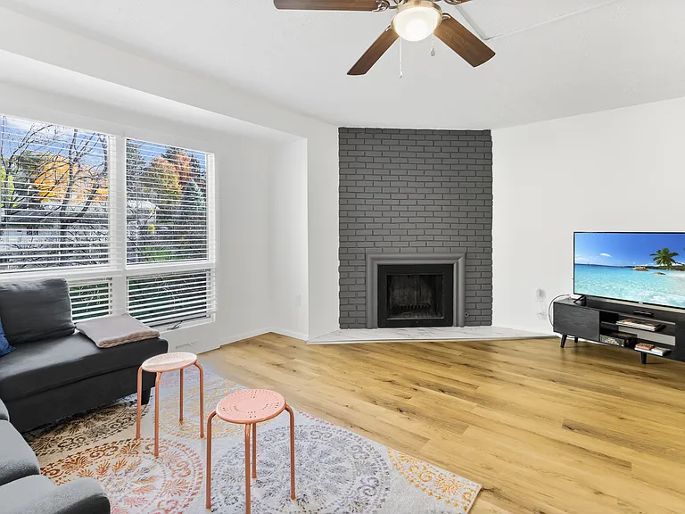 280 Randolph St — Photo 12