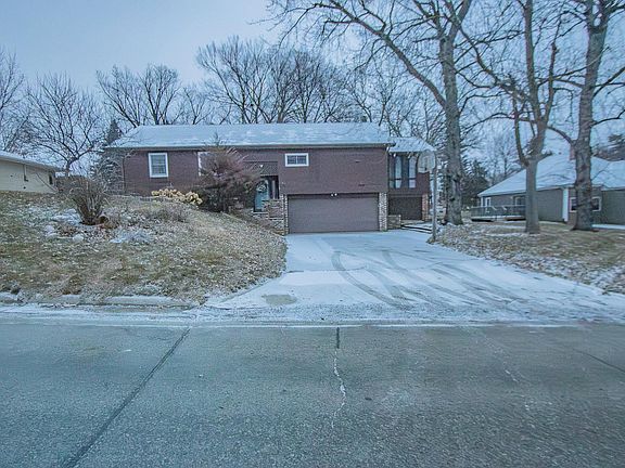2nd image of 804 Superior St