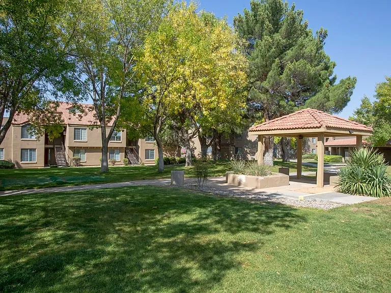 Cinnamon Tree Apartments — Photo 3