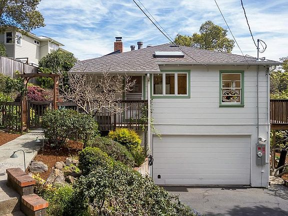 3rd image of 30 Gloria Drive