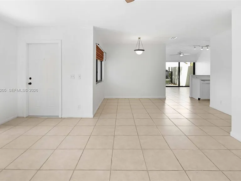 21208 Harbor Way #13713 — Photo 15