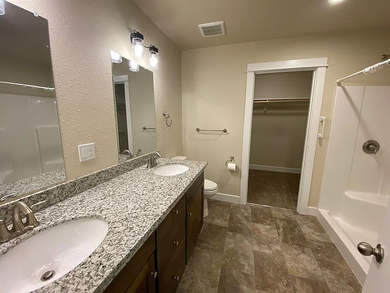 1680 NE Alameda Ave — Photo 8