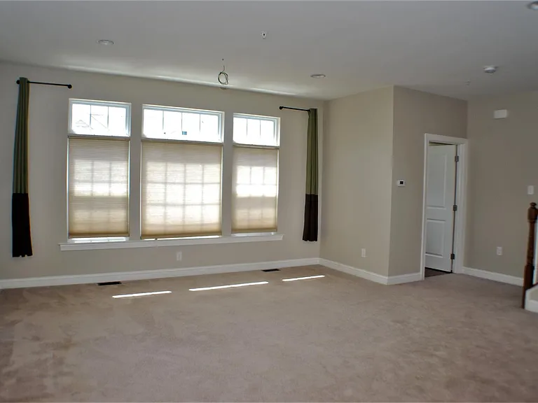 209 Moore Ct — Photo 10