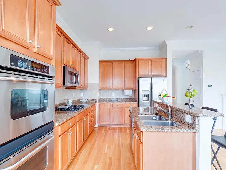 3510 Goddard Way — Photo 13