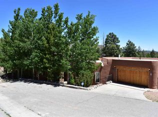 1982 Redbud, Los Alamos, NM 87544
