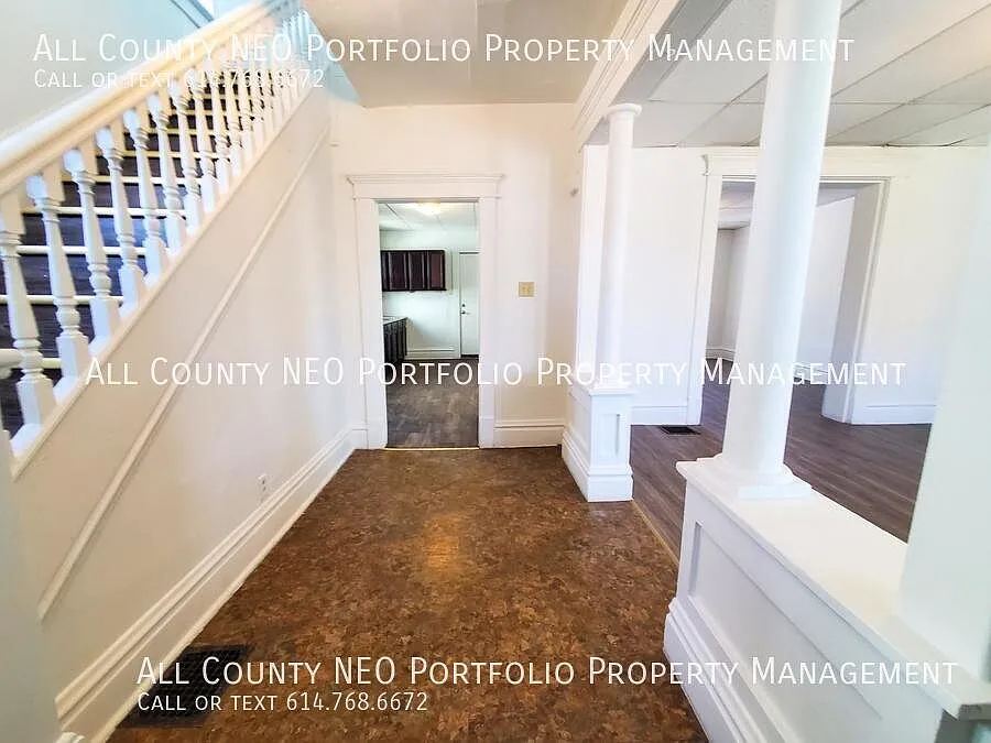 Spacious 2-Bedroom Home in North Hilltop! — Photo 3