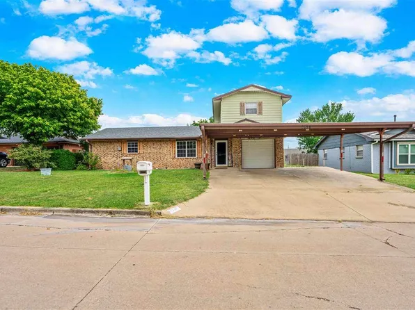 6724 SW Embassy Cir, Lawton, OK 73505