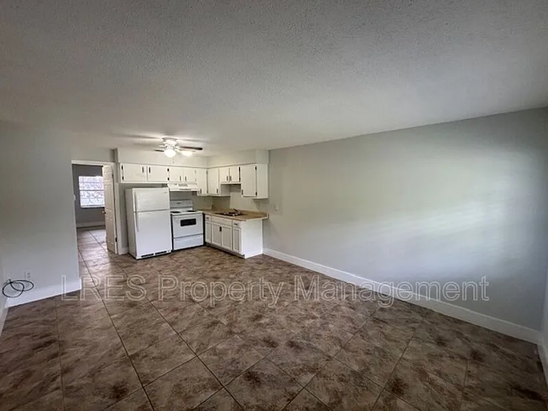 1031 Columbia Ave #K — Photo 4