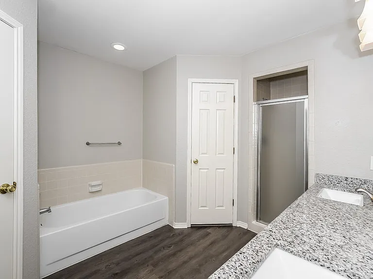 709 Daniels Dr — Photo 12
