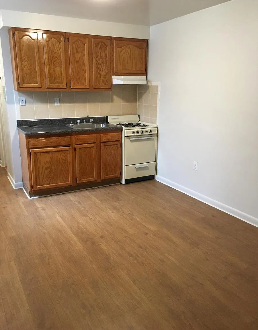 7104 Hudson Ave — Photo 1