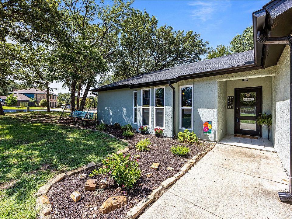 1st image of 17 Oak Cir