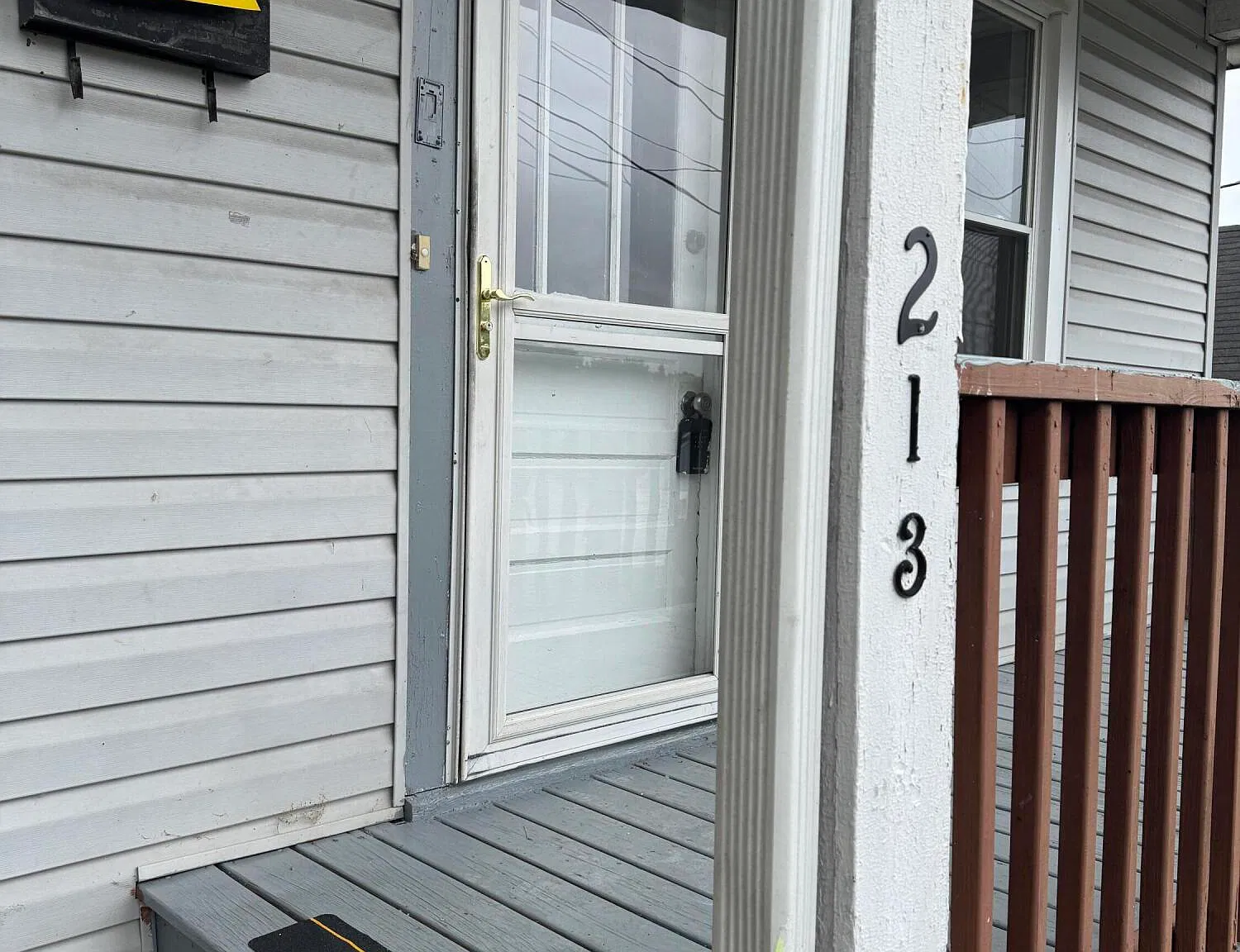 2 bed, 1.0 bath, 896 sqft, $914 — Photo 2