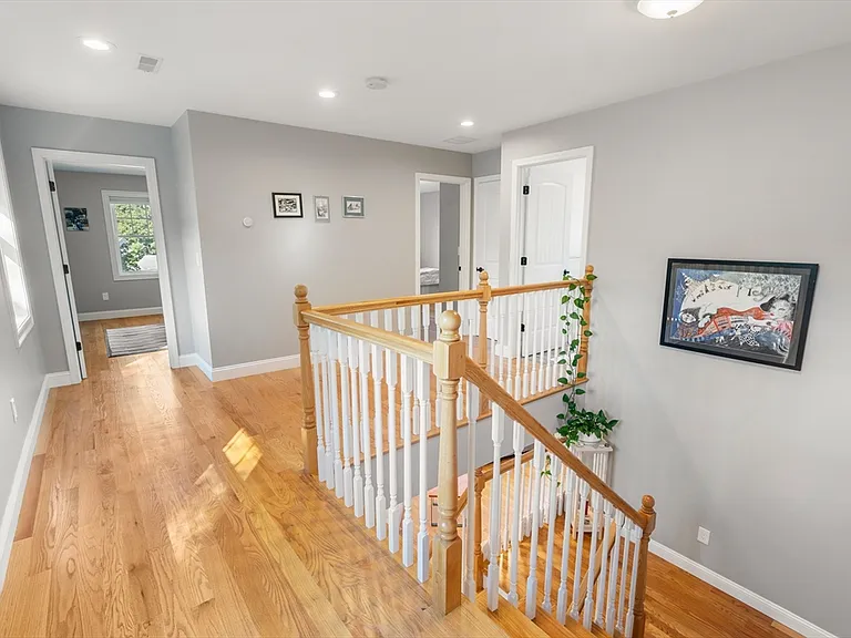 28 Park Ave — Photo 11