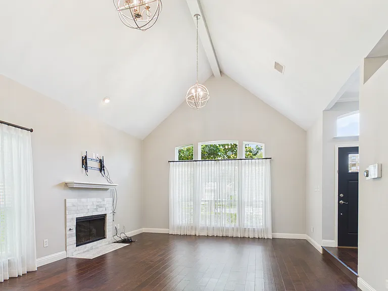 1405 Meadowbrook Dr — Photo 27