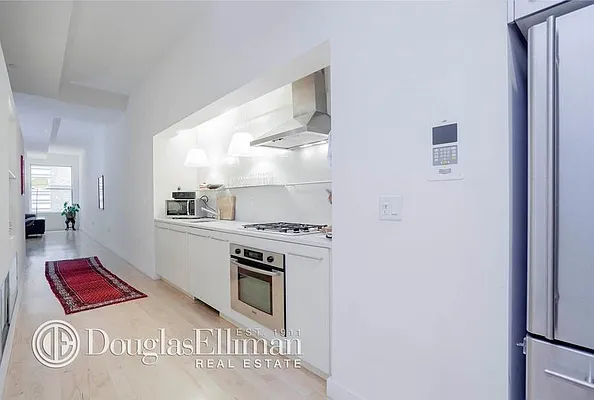 Rented by Douglas Elliman | media 17