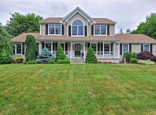 10 Finch Ct, Cranston, RI 02921