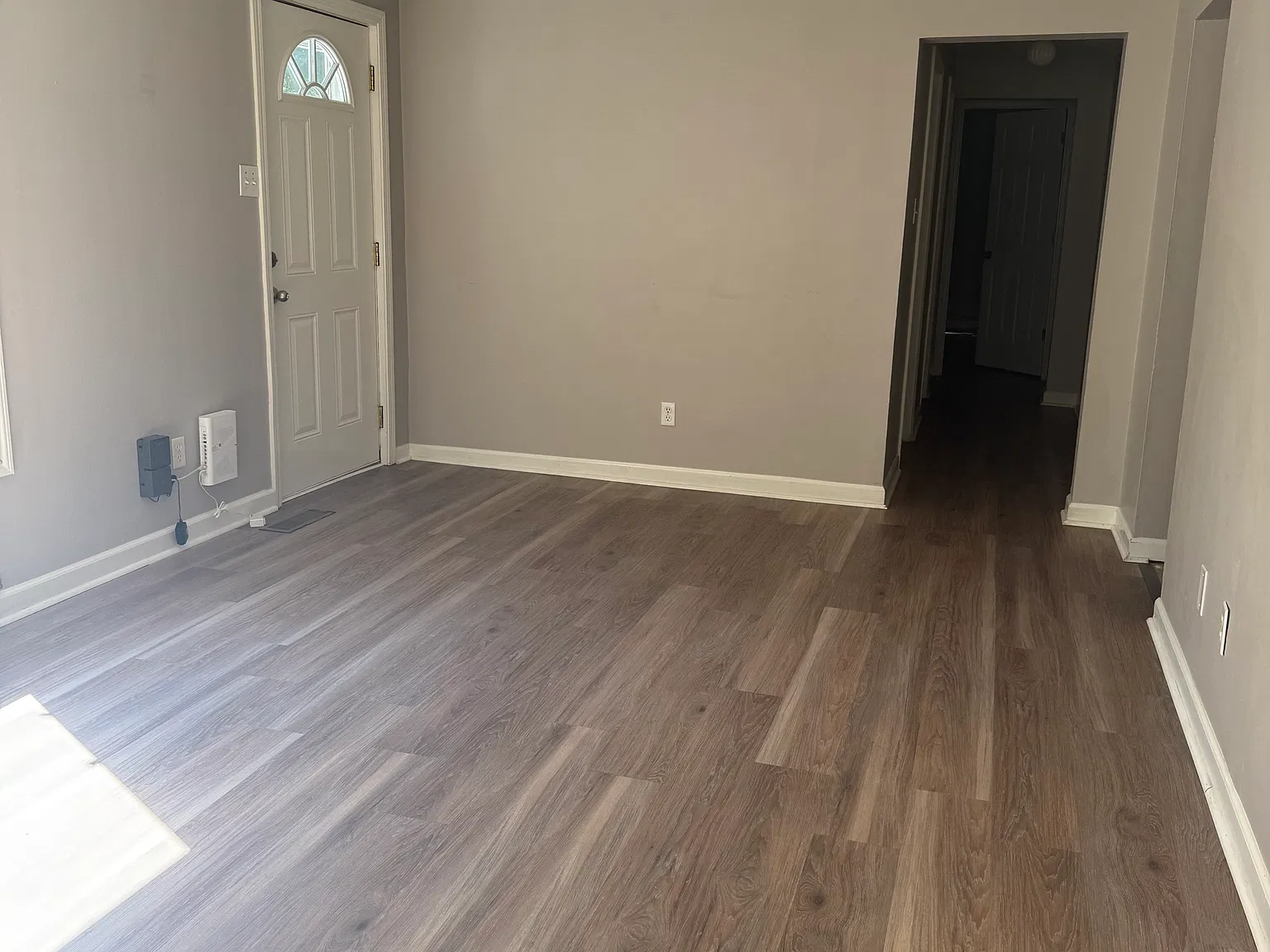 3 bed, 1.5 bath, 1100 sqft, $1,100 — Photo 4