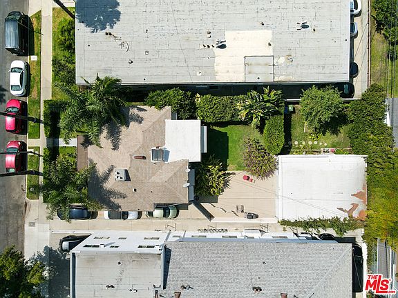 5th image of 813 N Edinburgh Ave