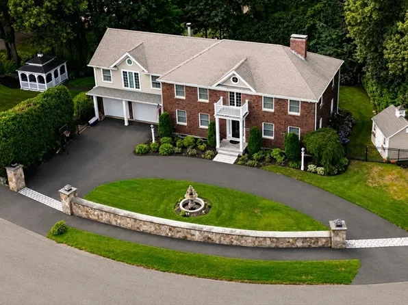 10 Juniper Hill Rd, Waltham, MA 02452