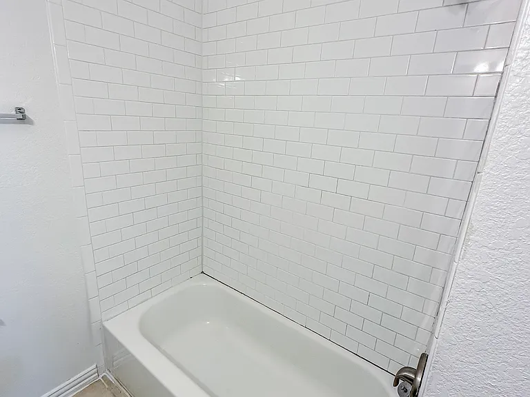 2404 Colony Ct — Photo 4