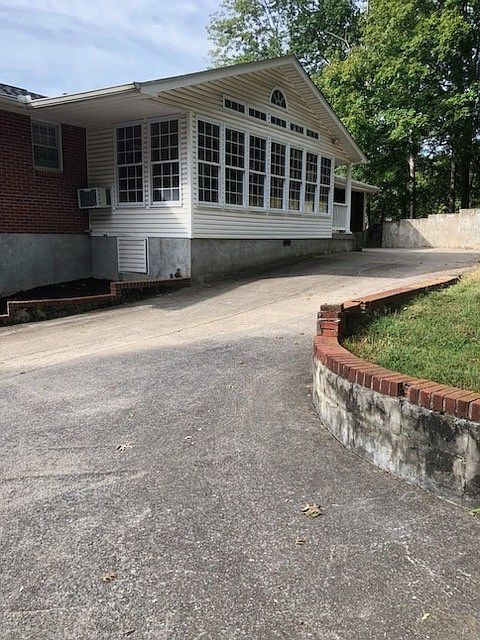 1st image of 3325 Freeman Hollow Rd