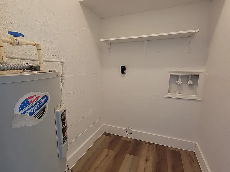 906 N Veterans Dr — Photo 18