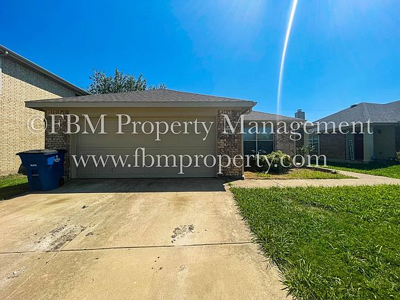 2nd image of 1015 Vicksburg Dr