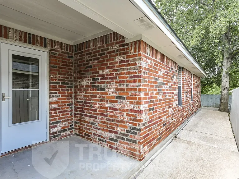 932 Maplewood St #B — Photo 24