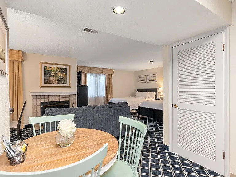 Residences at Daniel Webster — Photo 35