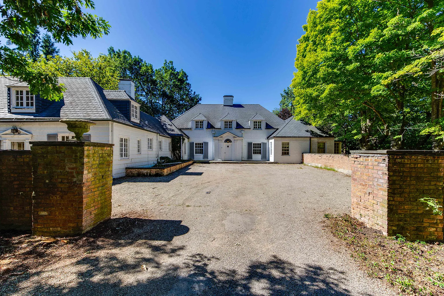 1776 Shore Acres Dr photo 1