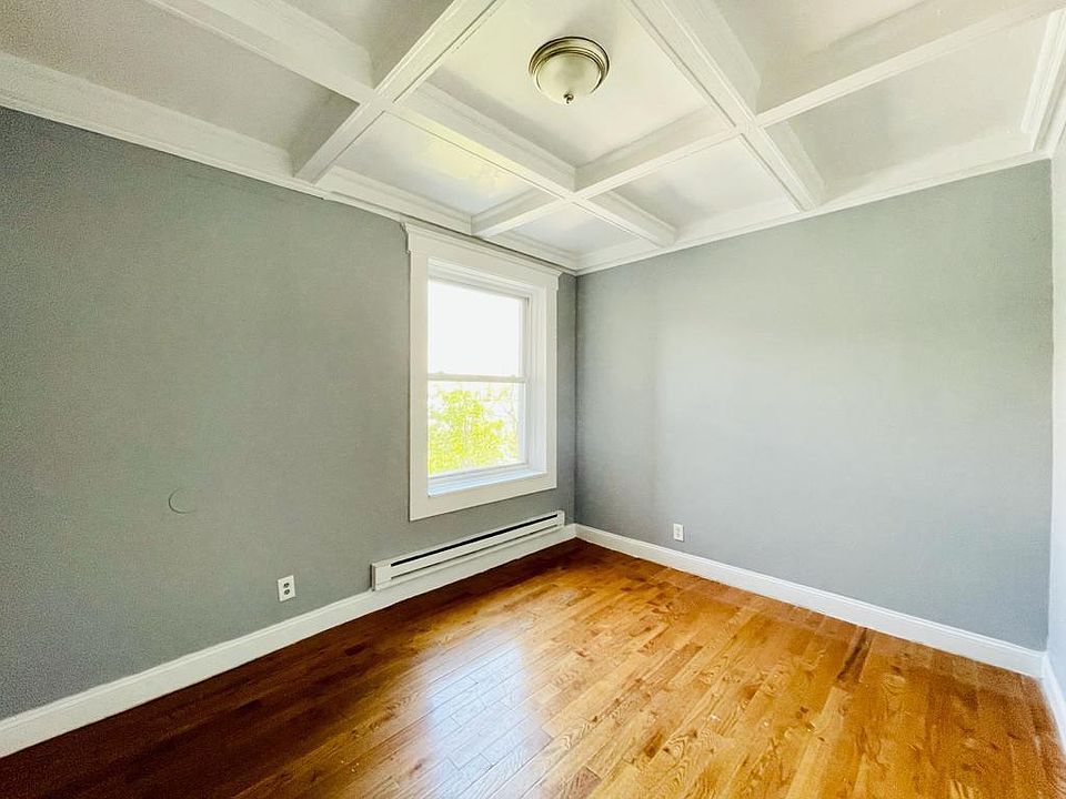 2nd image of 522 19th St #3A