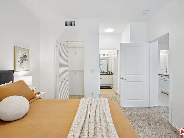 100 S Alameda St #150 — Photo 20