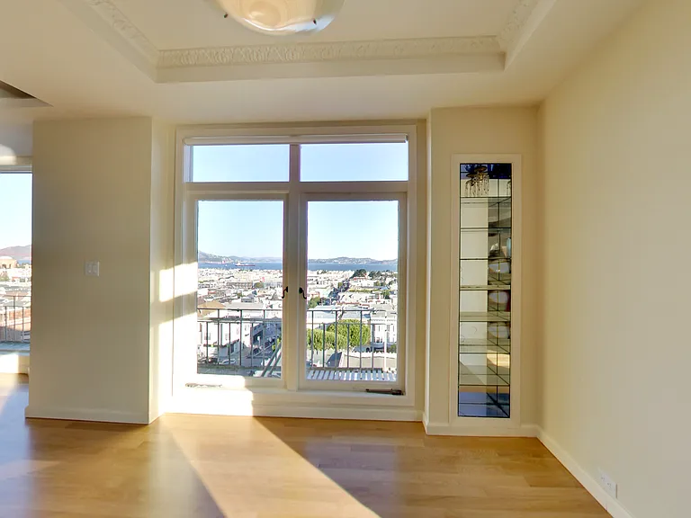 2090 Green Street (003r) — Photo 18